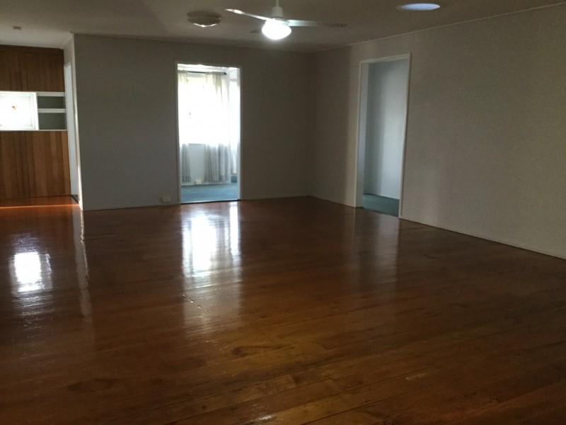 27 Green Valley Court, Childers QLD 4660