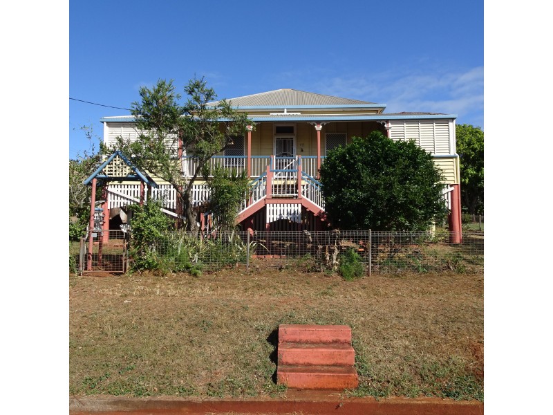 12 QUEEN STREET, Childers QLD 4660