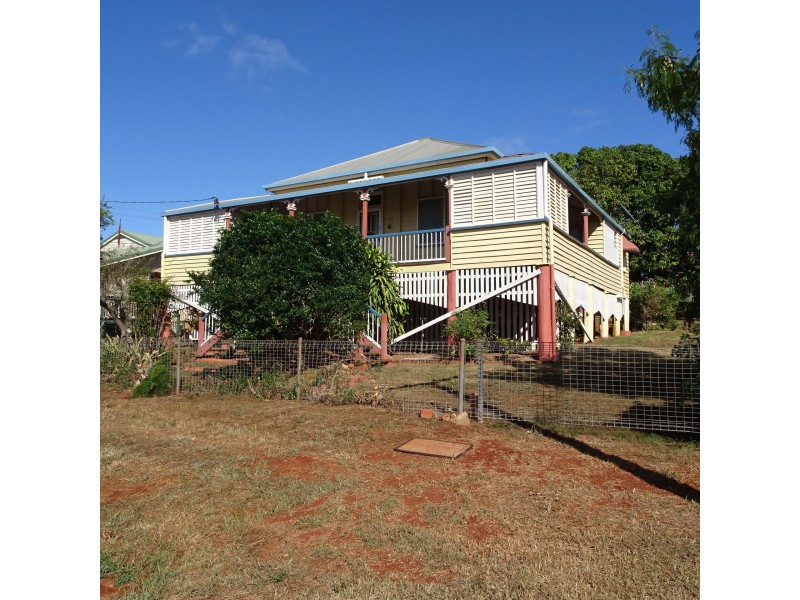 12 QUEEN STREET, Childers QLD 4660