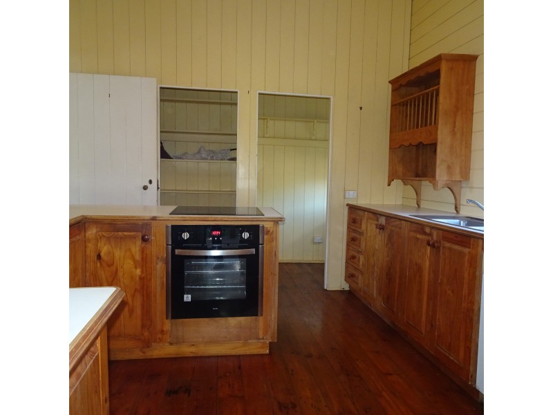 12 QUEEN STREET, Childers QLD 4660