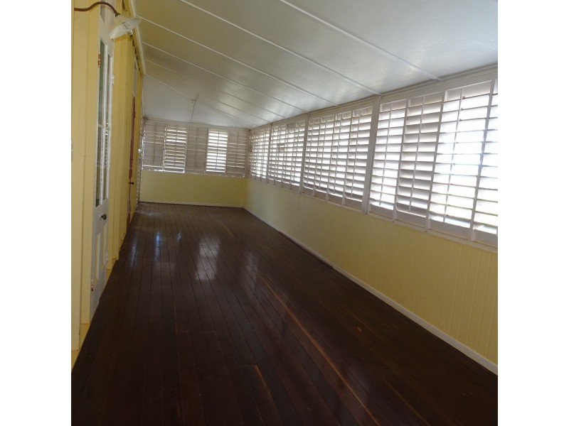 12 QUEEN STREET, Childers QLD 4660