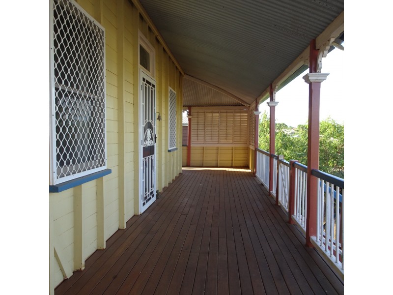 12 QUEEN STREET, Childers QLD 4660