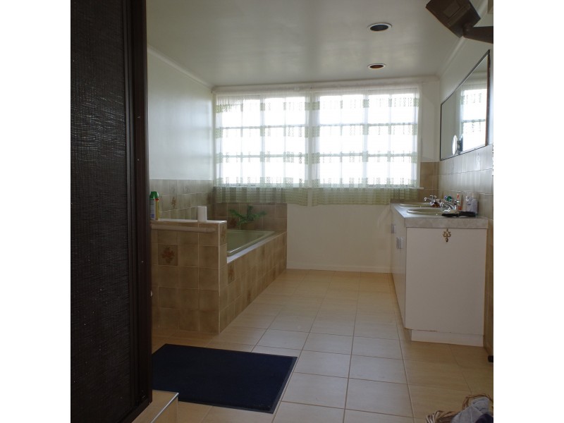 36 & 36A CHURCHILL STREET, Childers QLD 4660