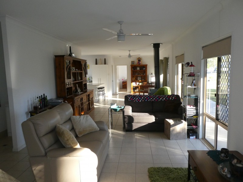 10 BOW STREET, Degilbo QLD 4621