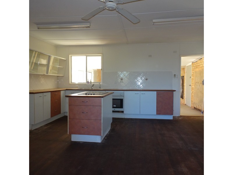 1 Nelson Street, Childers QLD 4660