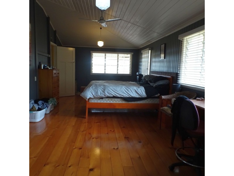 37 NELSON STREET, Childers QLD 4660