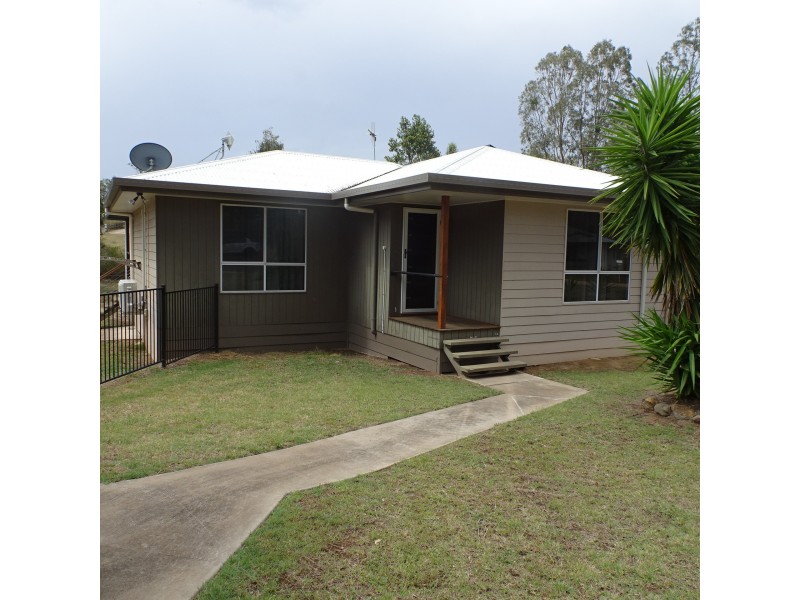 17 STRINGYBARK COURT, Apple Tree Creek QLD 4660