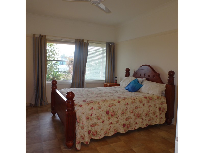 12 Homann Street, Buxton QLD 4660