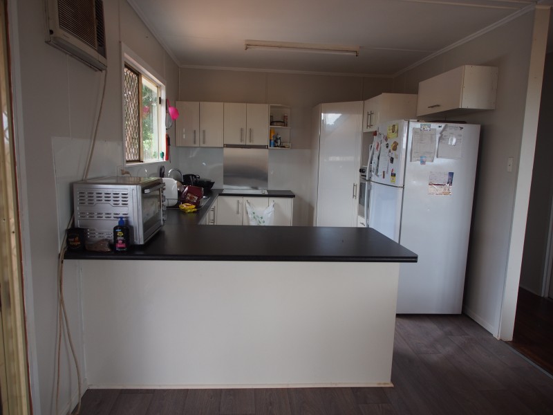 8 Churchill Street, Childers QLD 4660