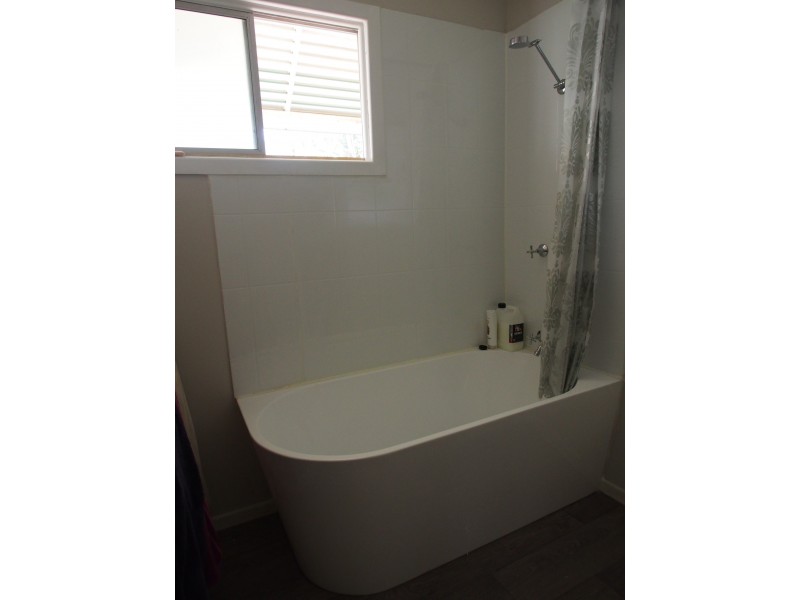 8 Churchill Street, Childers QLD 4660