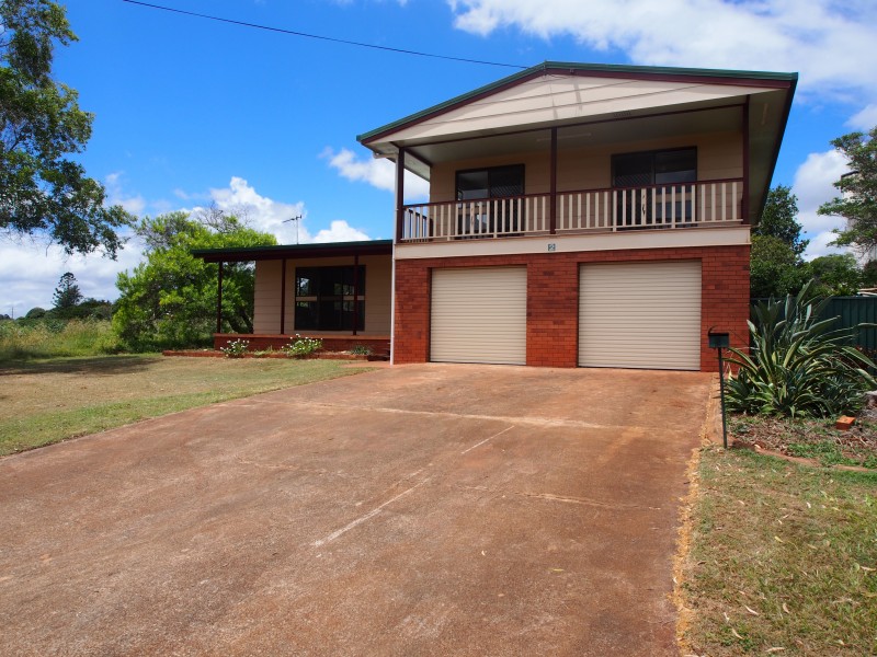 2 Hinkler Street, Childers QLD 4660