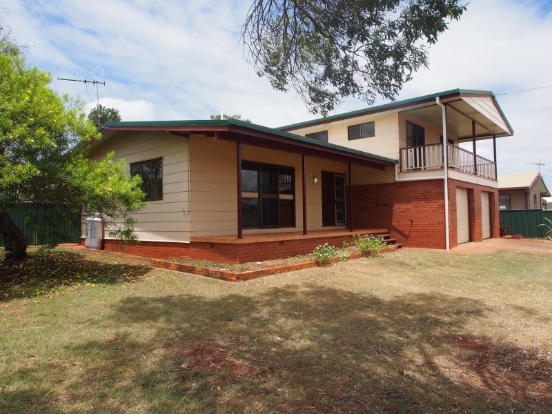 2 Hinkler Street, Childers QLD 4660