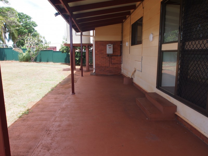 2 Hinkler Street, Childers QLD 4660