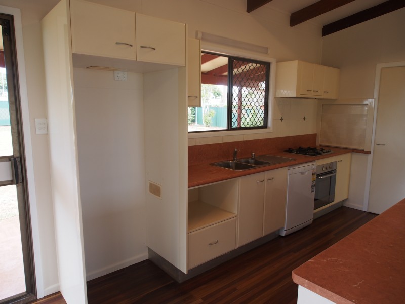 2 Hinkler Street, Childers QLD 4660