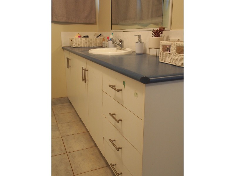 13 Pizzey Street, Childers QLD 4660