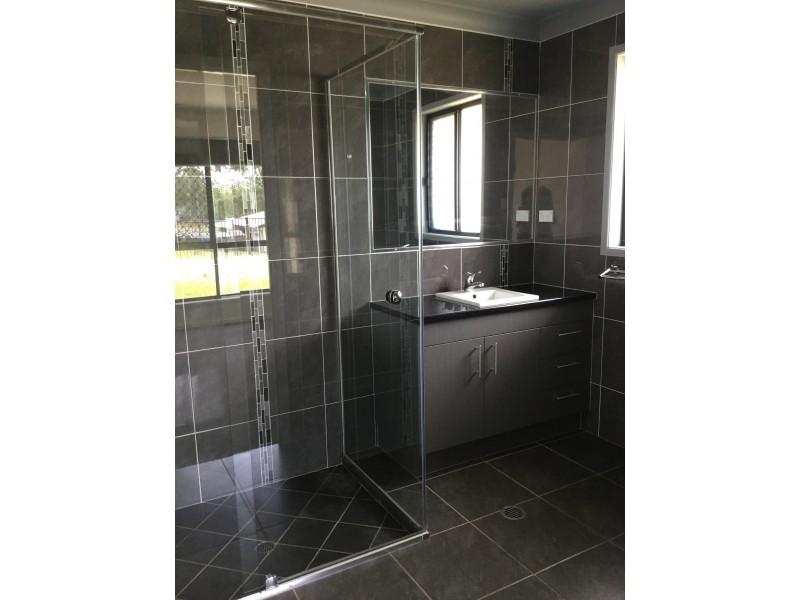 1 STRINGYBARK COURT, Apple Tree Creek QLD 4660