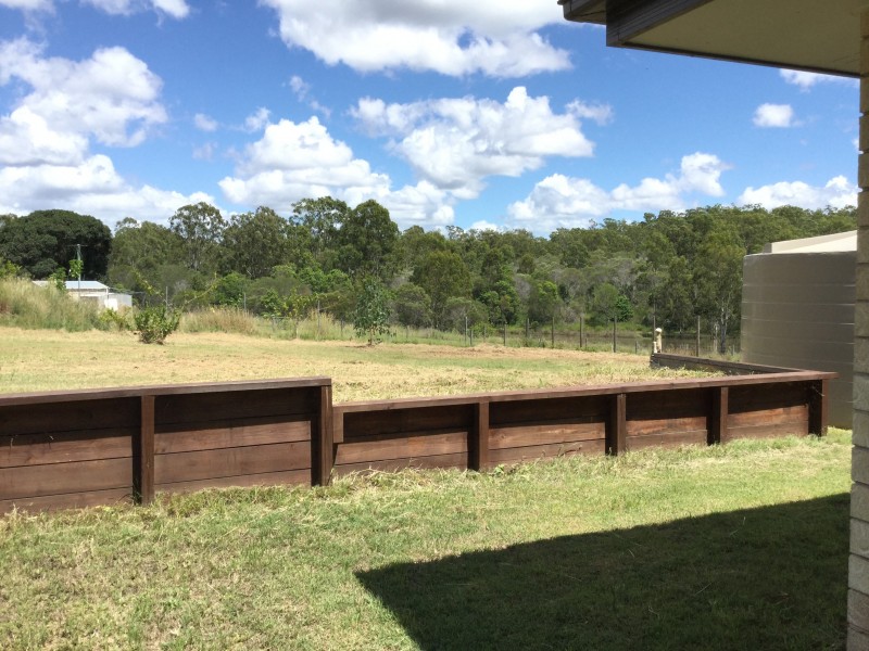 1 STRINGYBARK COURT, Apple Tree Creek QLD 4660