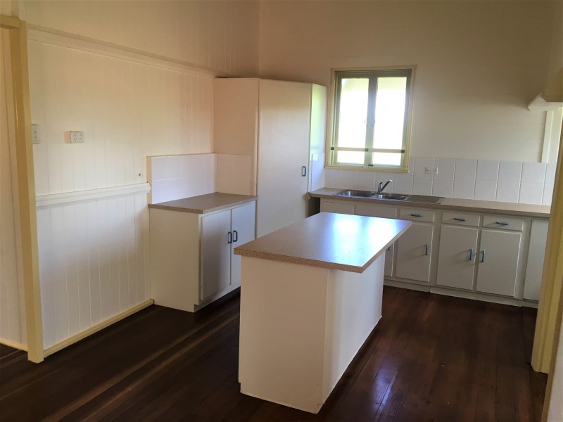 16 Macrossan Street, Childers QLD 4660