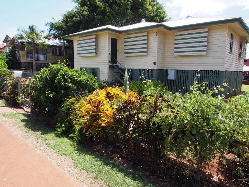 27 WEST STREET, Childers QLD 4660