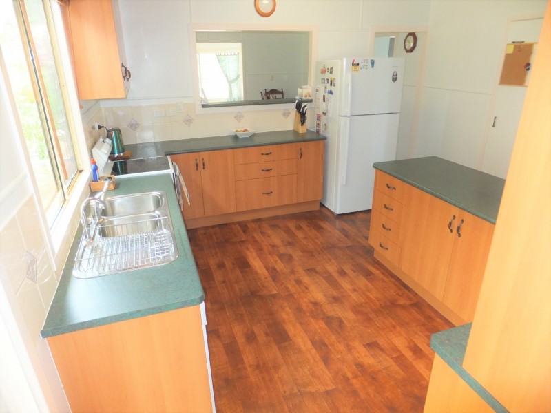 9 MURRAY STREET, Childers QLD 4660