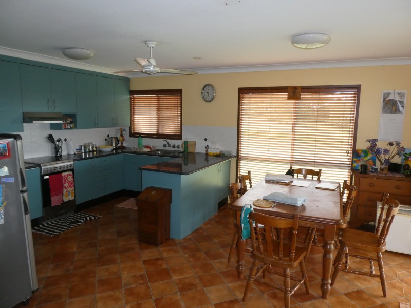 202 CHURCHILL STREET, Childers QLD 4660