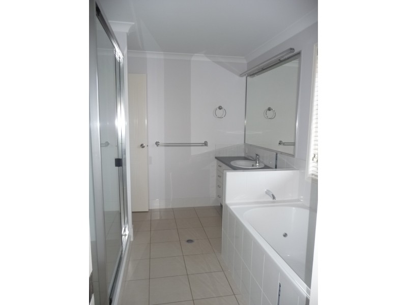 6/40 MACROSSAN STREET, Childers QLD 4660