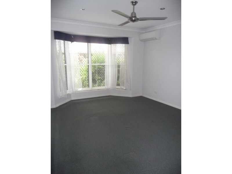 6/40 MACROSSAN STREET, Childers QLD 4660