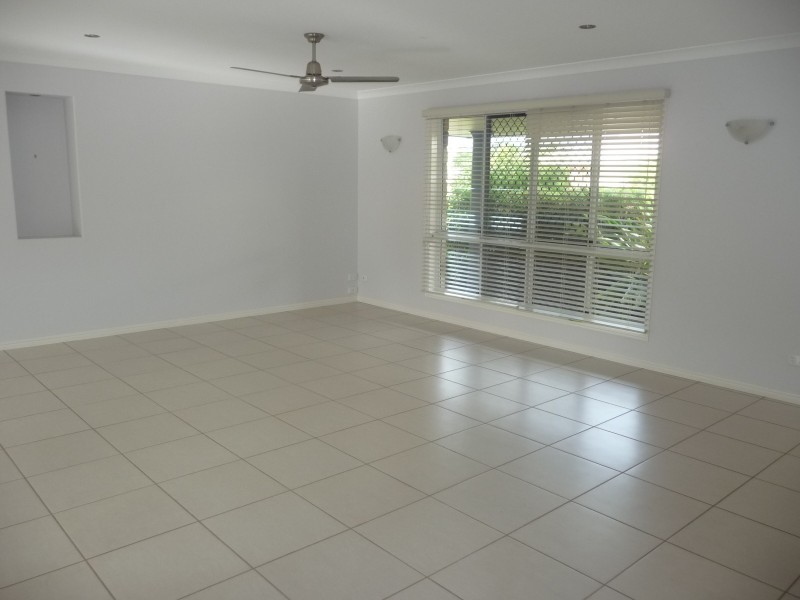 6/40 MACROSSAN STREET, Childers QLD 4660