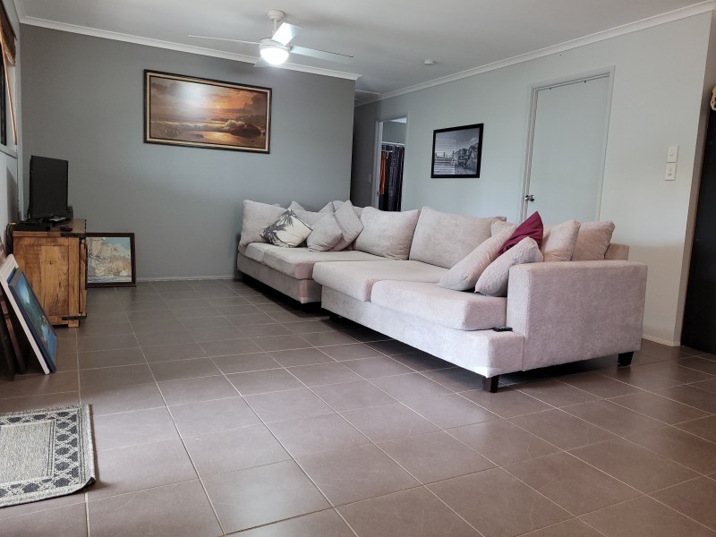 32 COMMODORE DVE, South Bingera QLD 4670