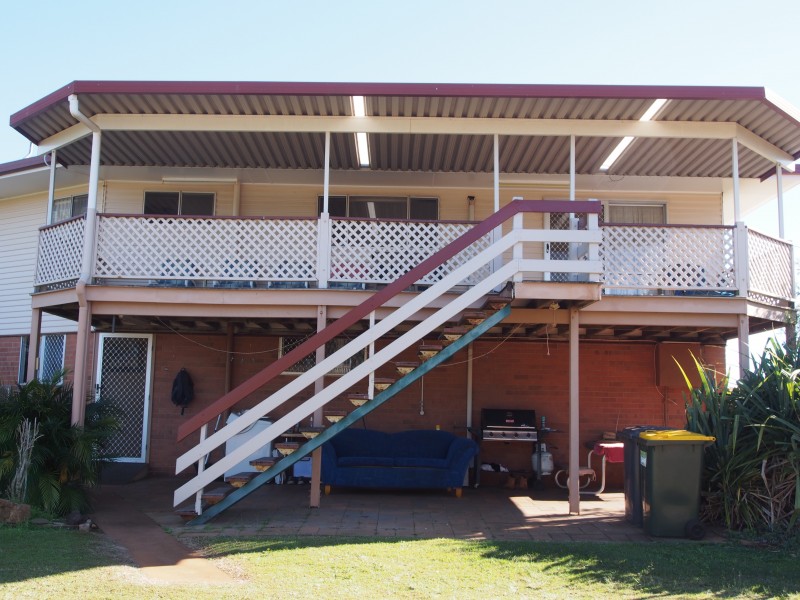 220 CHURCHILL STREET, Childers QLD 4660