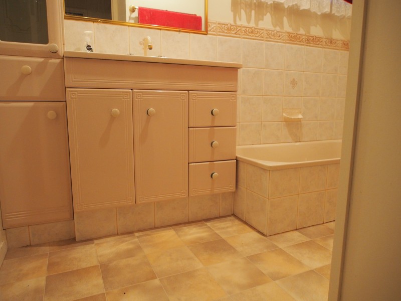 220 CHURCHILL STREET, Childers QLD 4660