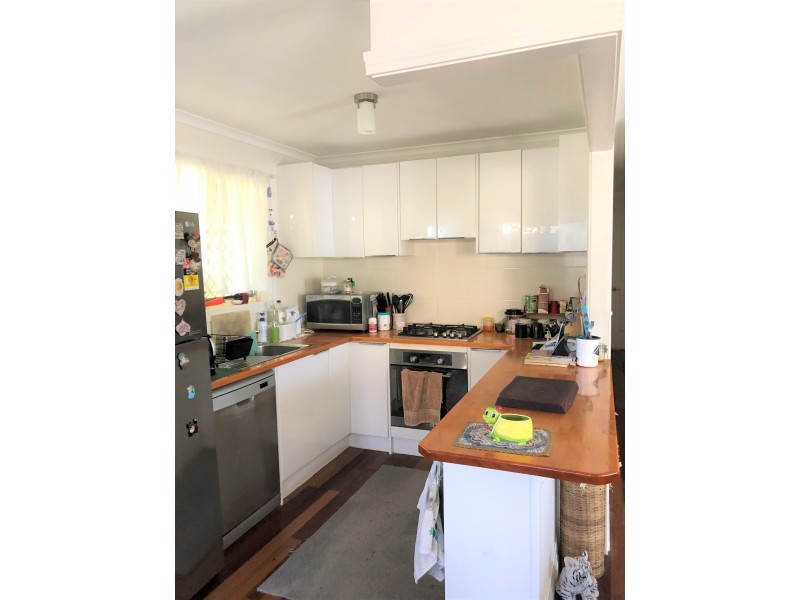 10 MOLLER STREET, Buxton QLD 4660