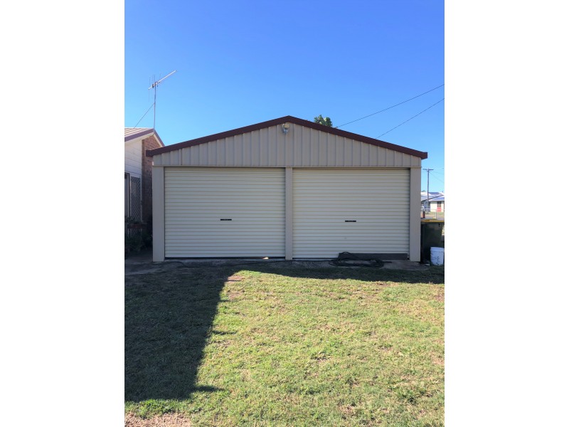 10 MOLLER STREET, Buxton QLD 4660