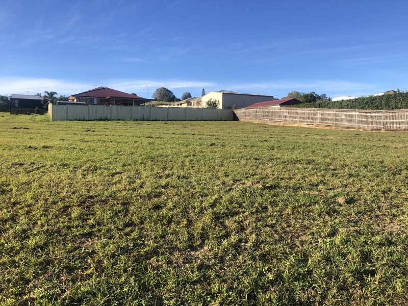 16 PIONEER AV, Childers QLD 4660