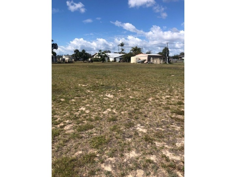 4 HOMANN STREET, Buxton QLD 4660