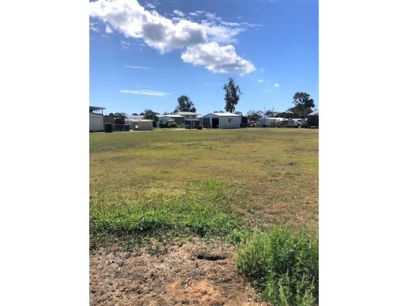 4 HOMANN STREET, Buxton QLD 4660