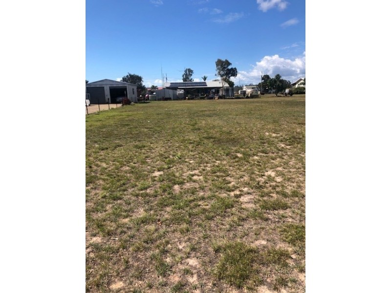 4 HOMANN STREET, Buxton QLD 4660