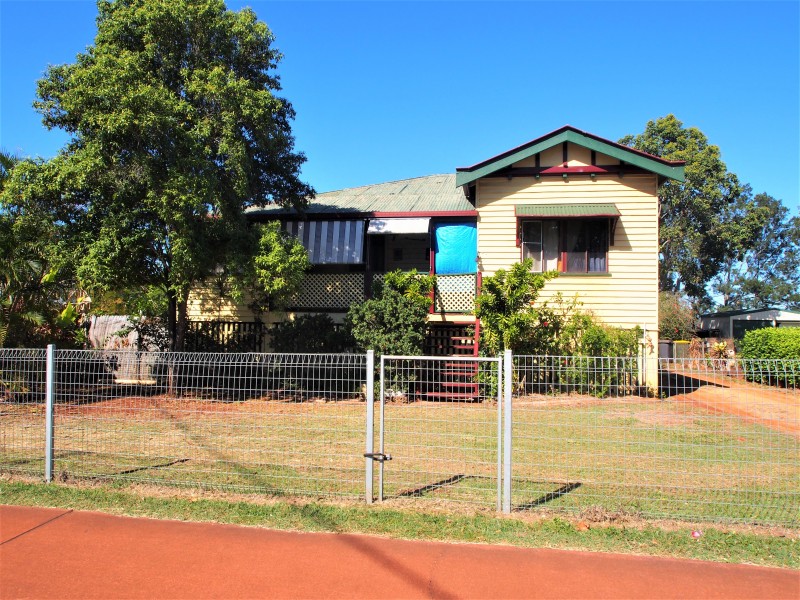 174 CHURCHILL STREET, Childers QLD 4660