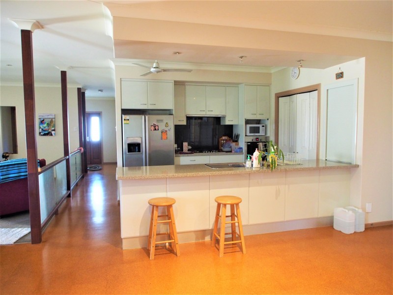 15 EUREKA STATION ROAD, Eureka QLD 4660