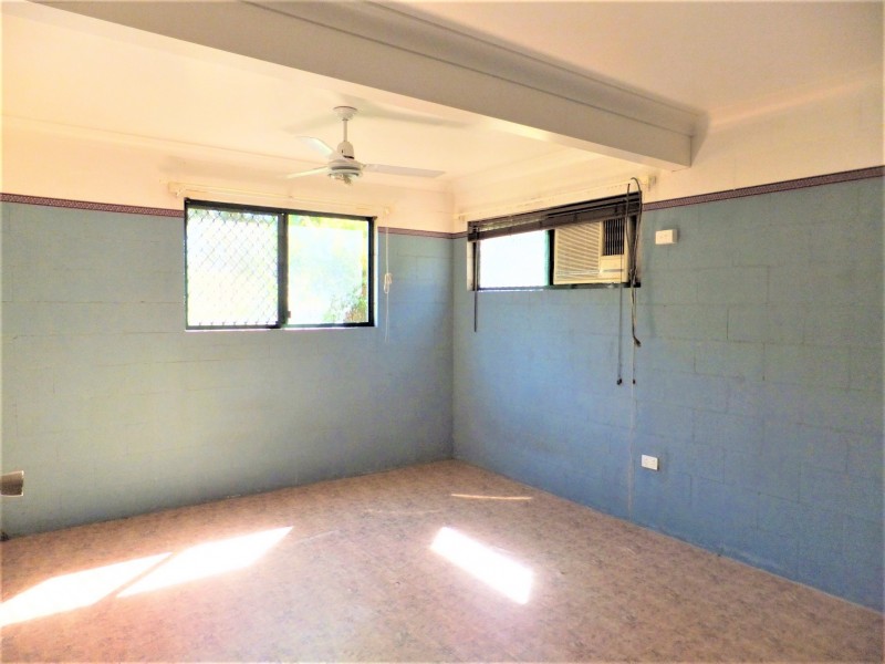 11 TAYLOR STREET, Childers QLD 4660