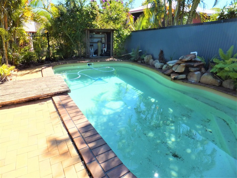 11 TAYLOR STREET, Childers QLD 4660
