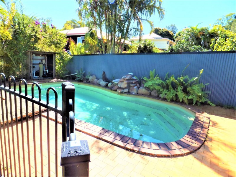 11 TAYLOR STREET, Childers QLD 4660