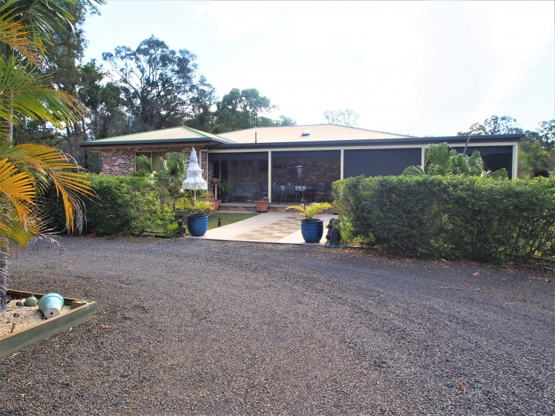 220 RAINBOWS ROAD, South Isis QLD 4660