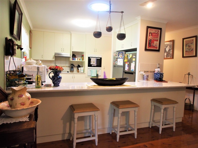 220 RAINBOWS ROAD, South Isis QLD 4660
