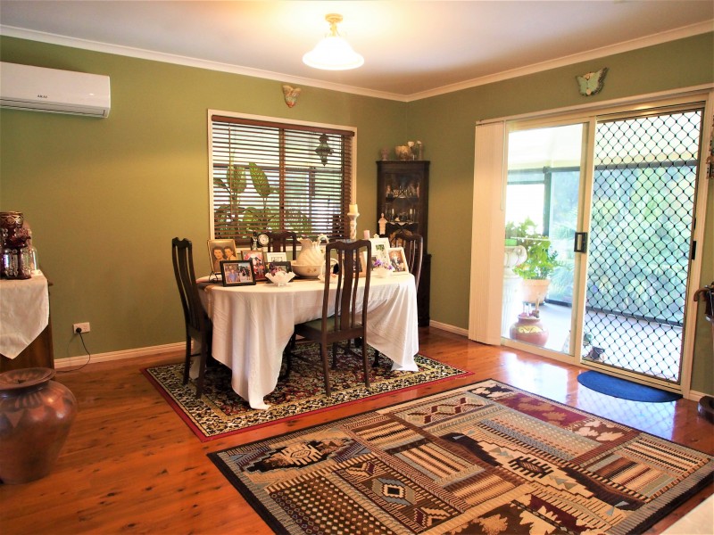 220 RAINBOWS ROAD, South Isis QLD 4660
