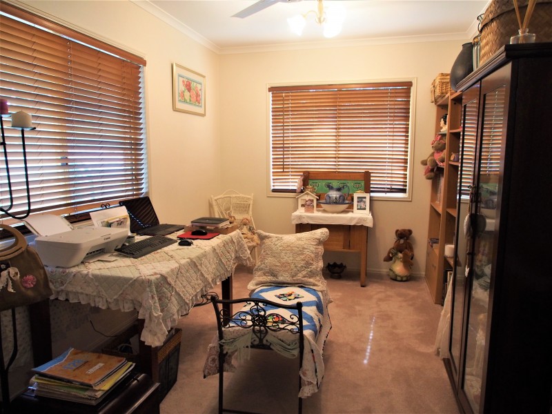 220 RAINBOWS ROAD, South Isis QLD 4660