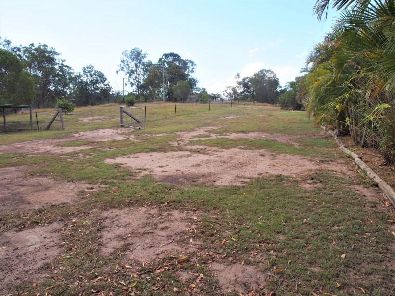 220 RAINBOWS ROAD, South Isis QLD 4660