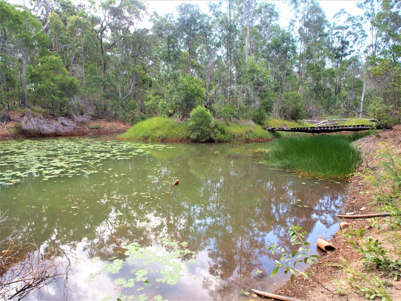 220 RAINBOWS ROAD, South Isis QLD 4660