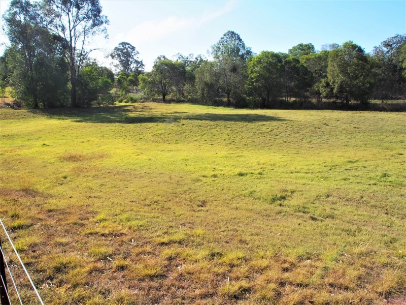 220 RAINBOWS ROAD, South Isis QLD 4660