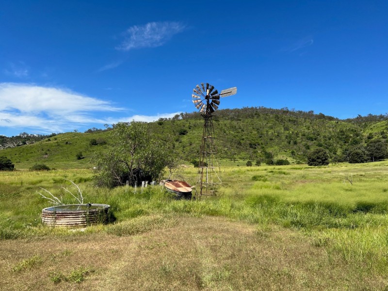 Coalstoun Lakes QLD 4621